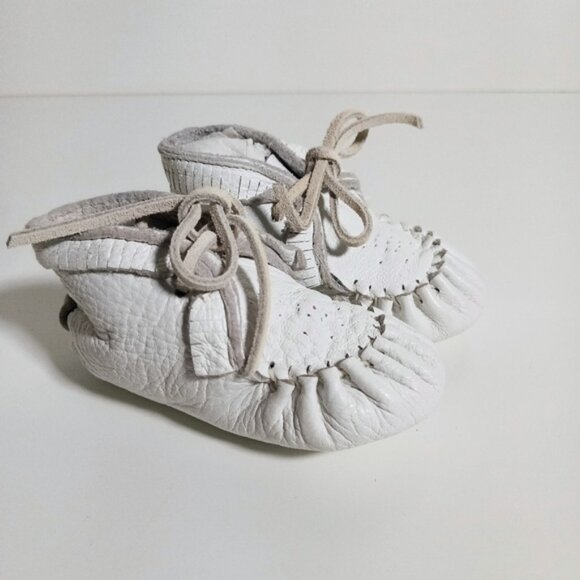 Vintage Baby White Leather Moccasin Shoes Bundle - Picture 6 of 7